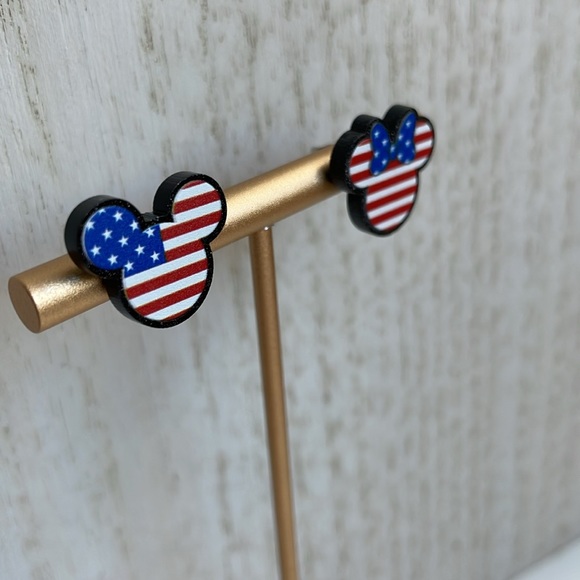 Mickey and Minnie Acrylic American flag earrings - Picture 4 of 4